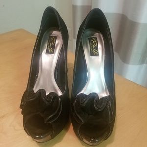 Pinup Couture High Heels
